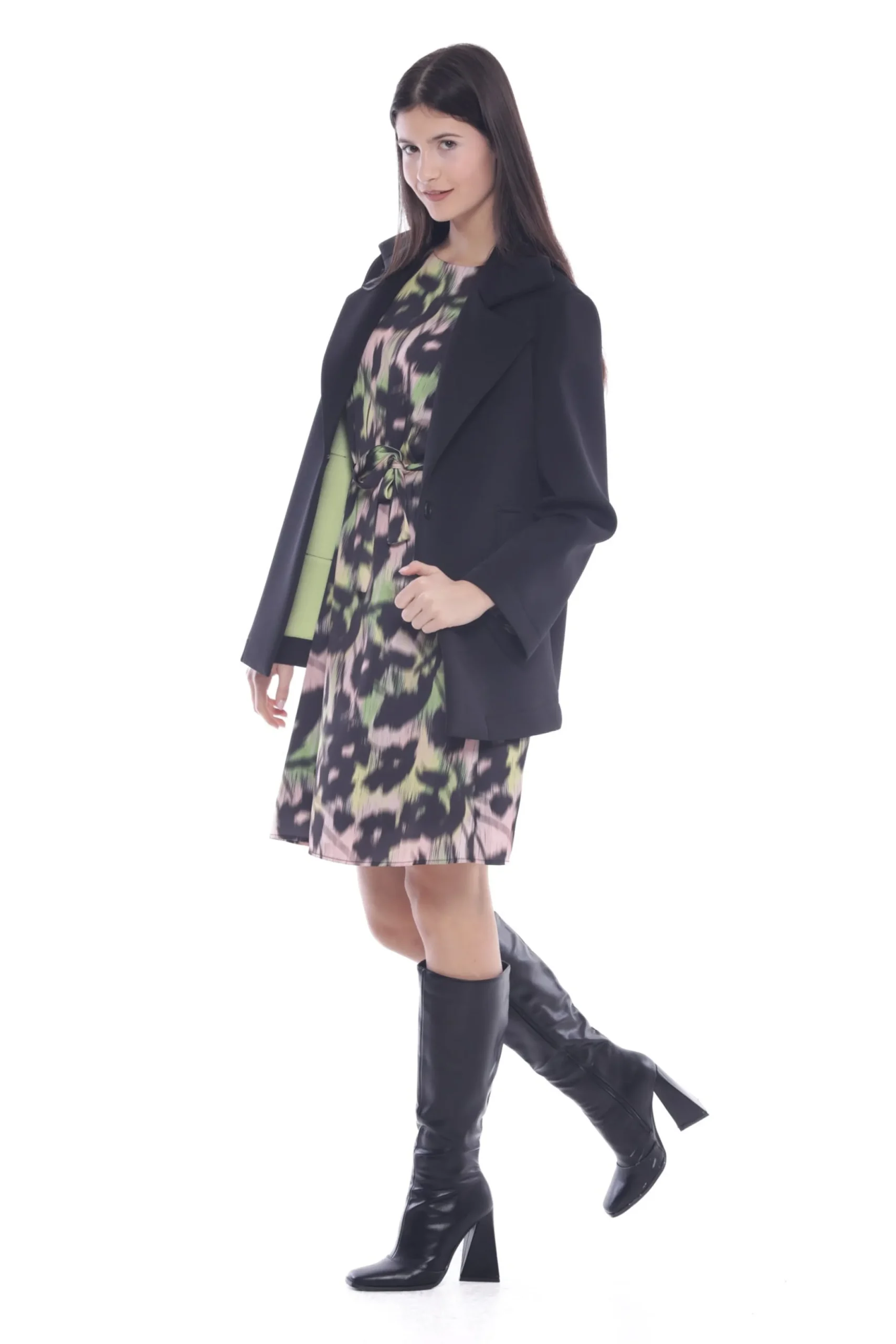 giacca_corta_elegante_mim_0.webp Fashion Giacca corta elegante Mimi Mua Donna Giacche