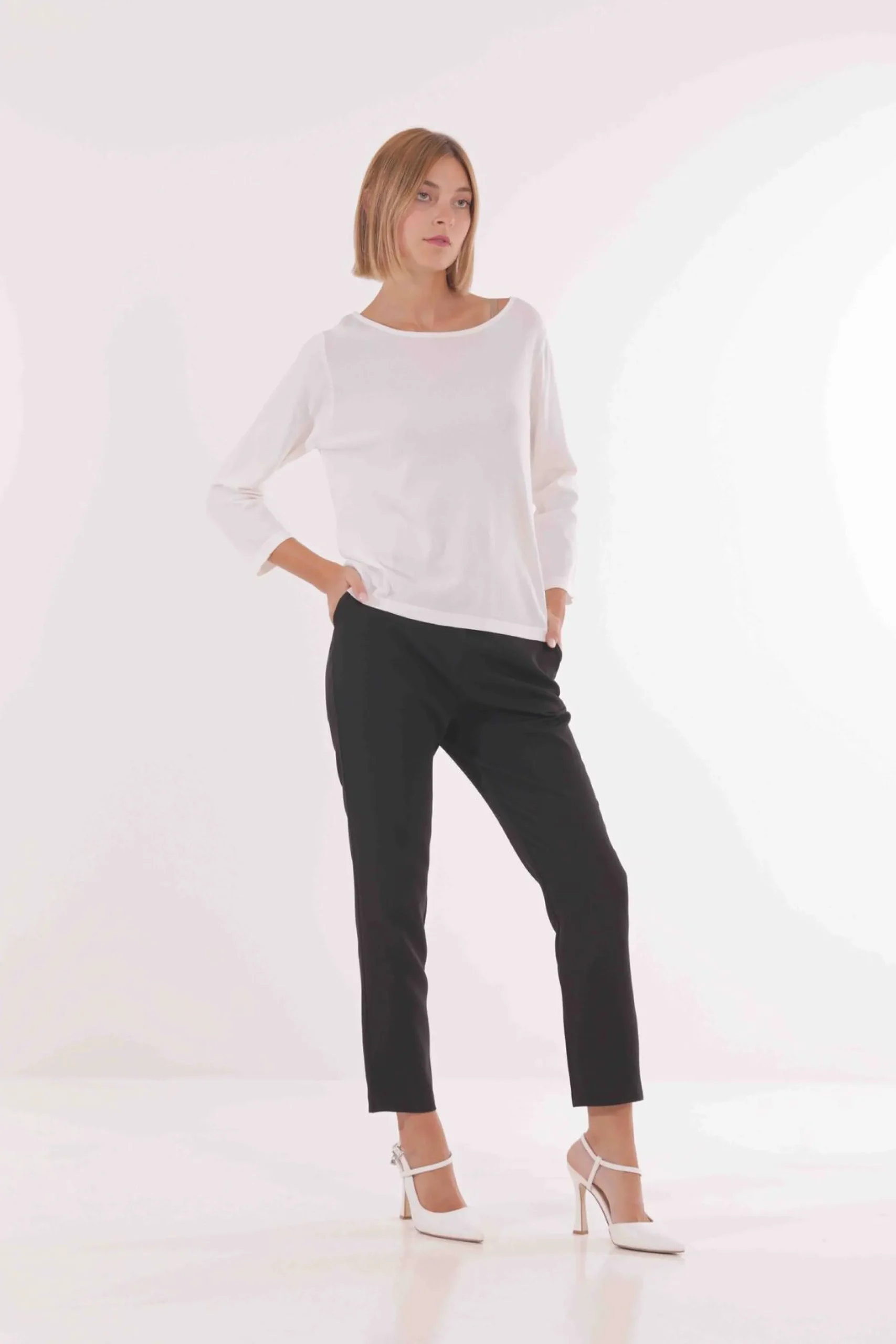 pantalone_a_sigaretta_mim_0.webp Outlet Pantalone a sigaretta Mimì Muà Sartoriale Innovativo Donna Pantaloni
